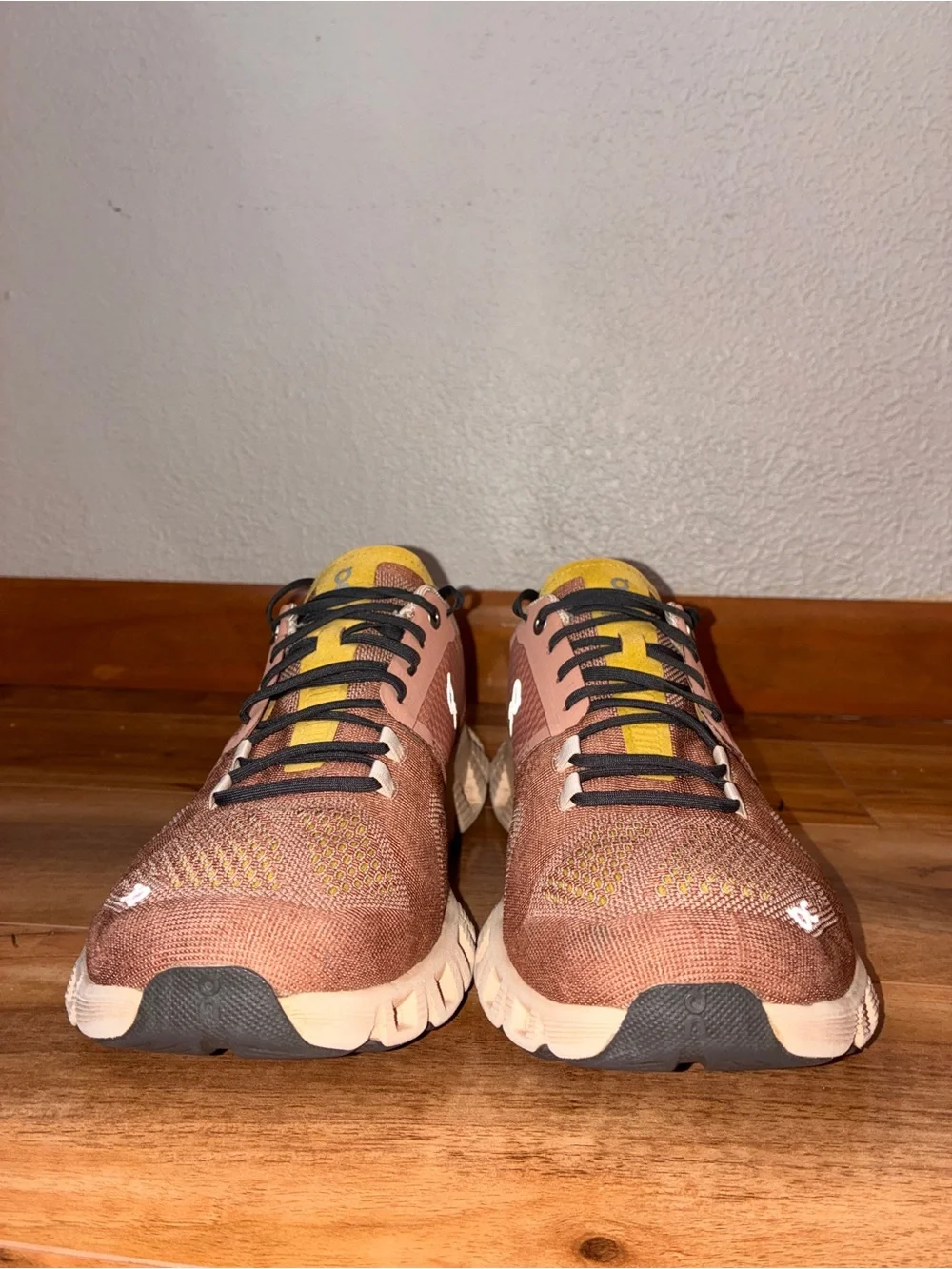 On Cloud X  Women’s Sneaker Pink Mocha & Sand Running Shoe - size 9